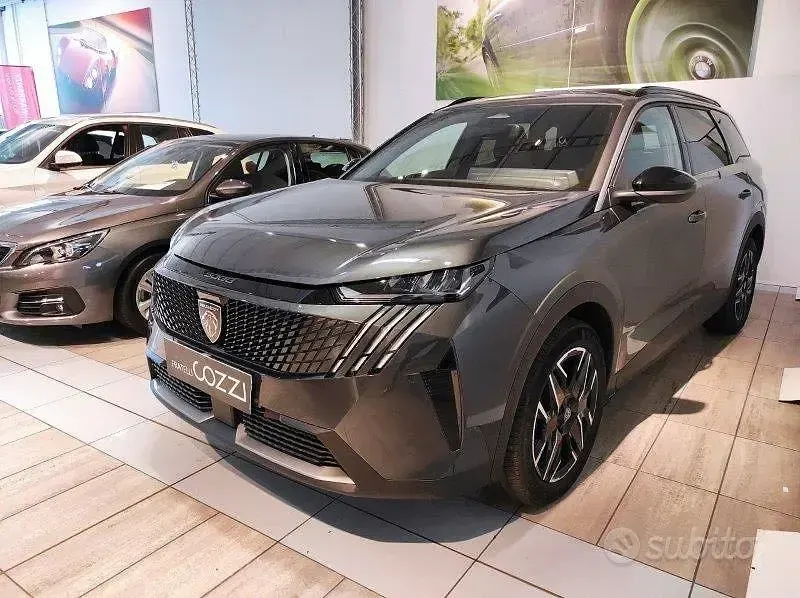 Usata Peugeot 5008 Allure 136 CV (100 kW) 2025 Grigio SUV