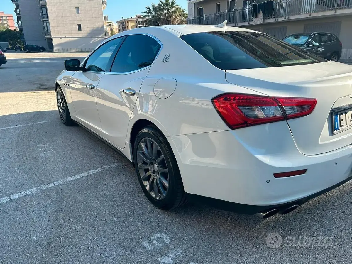 Usata Maserati Ghibli 250 CV (183 kW) 2014 Bianco Berlina
