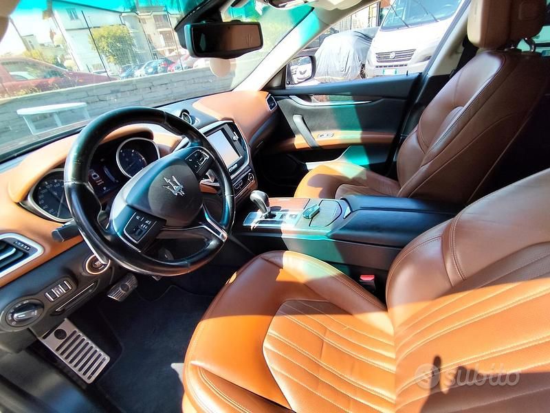 Usata Maserati Ghibli 350 CV (257 kW) 2017 Nero Berlina