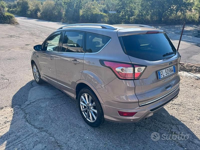 Begagnad Ford Kuga S 150 HK (110 kW) 2017 Gul SUV