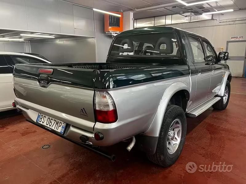Usata Mitsubishi L200 99 CV (72 kW) 2001 Verde Pick-up
