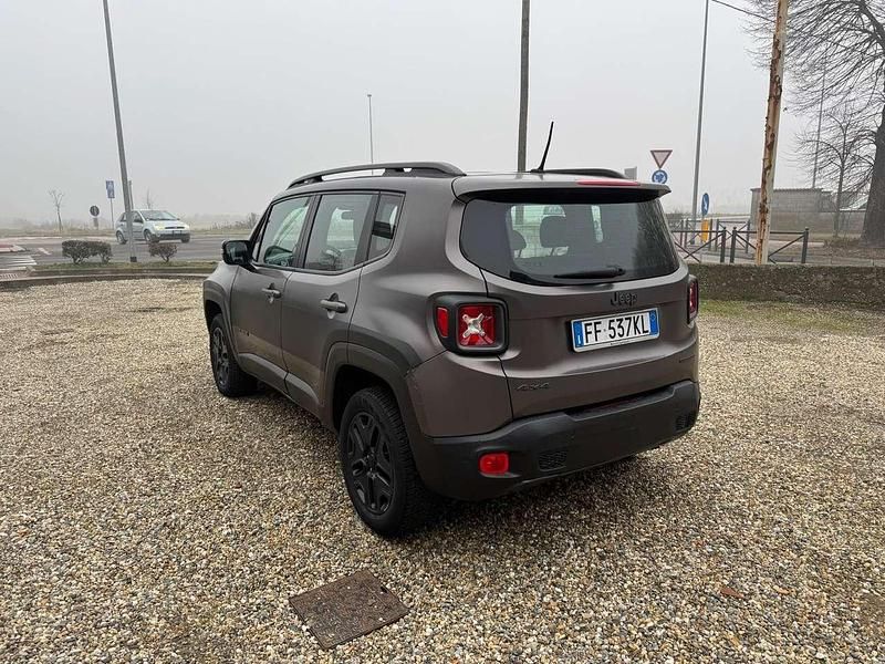 Usata Jeep Renegade Night Eagle 120 CV (88 kW) 2016 Satinato SUV