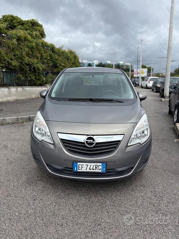 Occasion Opel Meriva 101 ch (74 kW) 2011 Gris Monospace