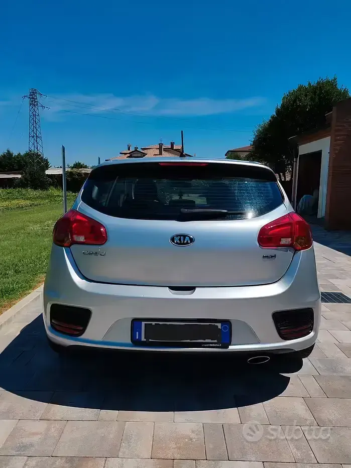 Usata Kia Ceed 115 CV (84 kW) 2016 Grigio Utilitaria