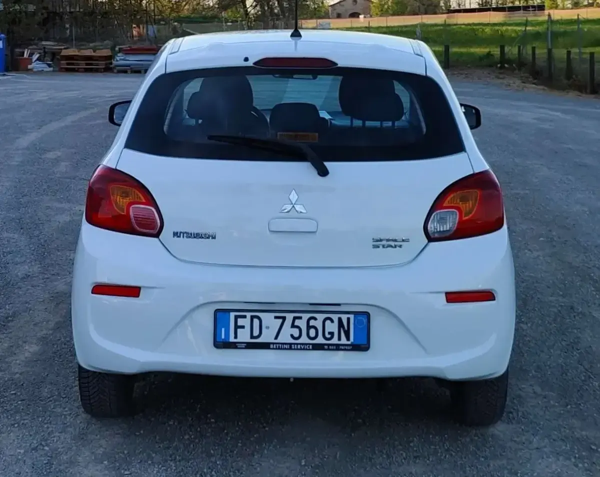 Usata Mitsubishi Space Star Invite 71 CV (52 kW) 2016 Bianco Utilitaria