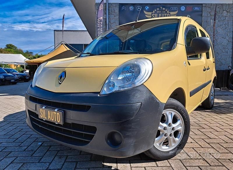 Usata Renault Kangoo 85 CV (62 kW) 2008 Giallo Monovolume