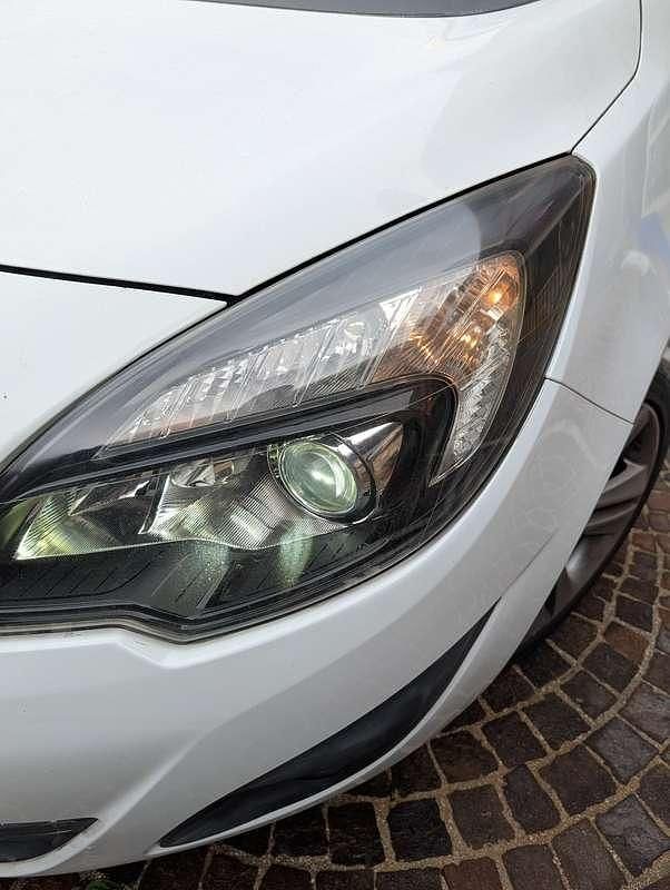 Usata Opel Meriva 110 CV (80 kW) 2012 Monovolume