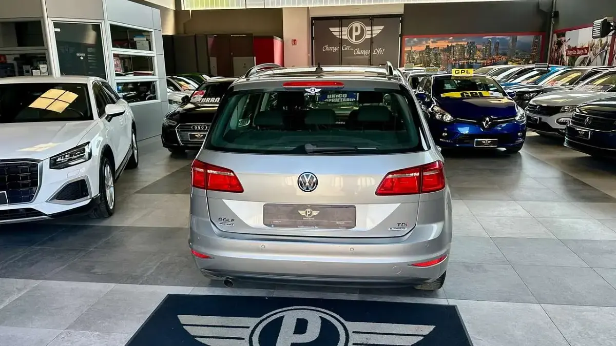 Usata VW Golf Sportsvan Comfortline 110 CV (80 kW) 2016 Grigio Monovolume