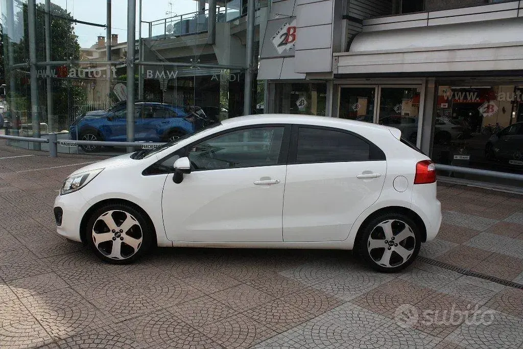 Usata Kia Rio Active 84 CV (61 kW) 2014 Bianco Berlina