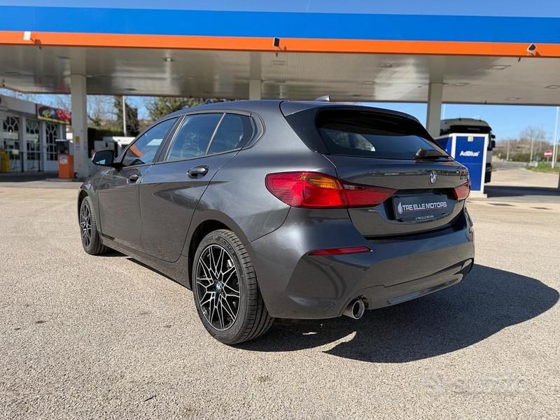 Usata BMW 116 Advantage 115 CV (84 kW) 2021 Grigio Utilitaria