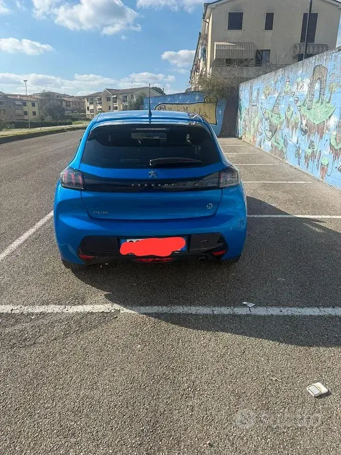 Usata Peugeot 208 102 CV (75 kW) 2022 Blu Utilitaria
