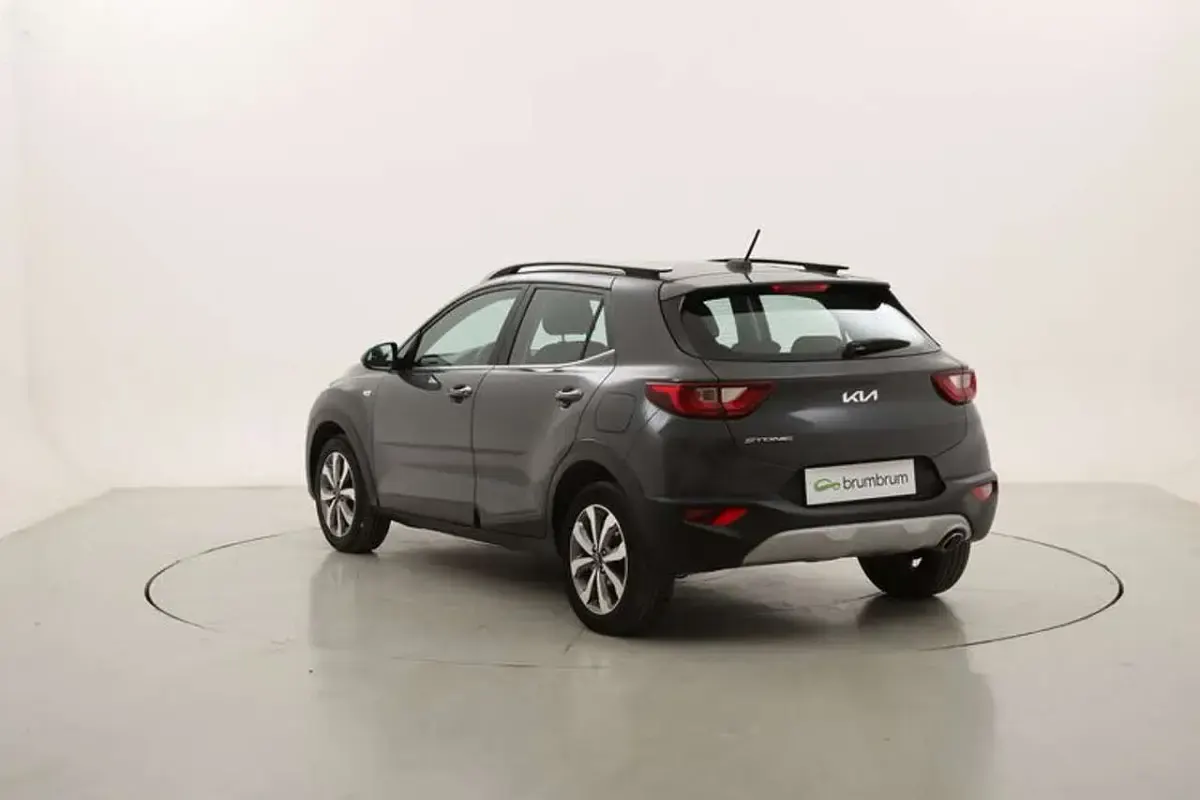 Usata Kia Stonic Style 101 CV (74 kW) 2022 Grigio SUV