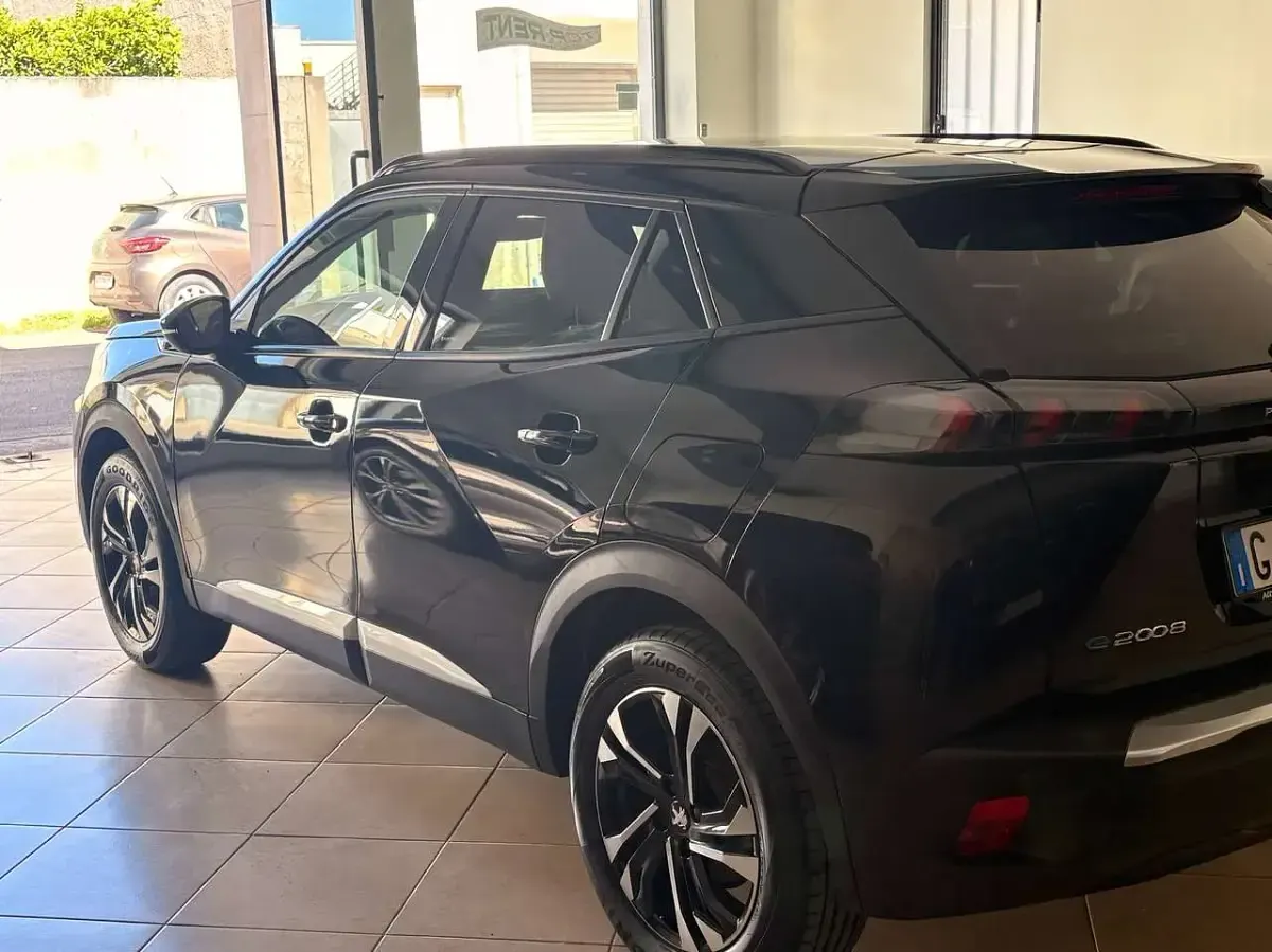 Occasion Peugeot 2008 Allure 56 kW (77 ch) 2022 Noir SUV