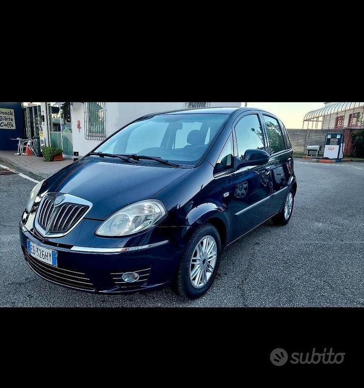 Usata Lancia Musa Platinum 77 CV (56 kW) 2011 Blu Monovolume