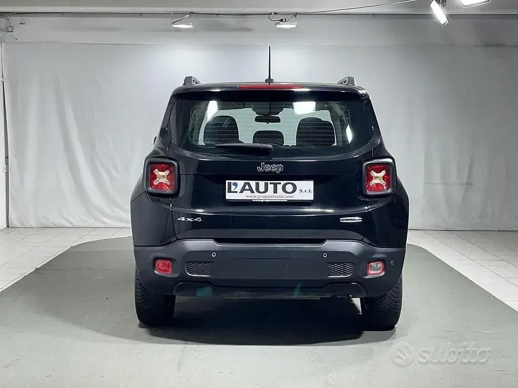 Usata Jeep Renegade Longitude 140 CV (102 kW) 2017 Nero SUV