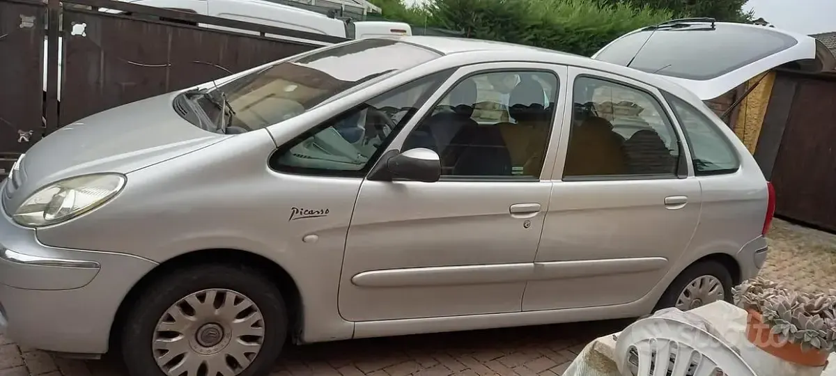 Usata Citroën Xsara Picasso 95 CV (69 kW) 2005 Grigio Monovolume