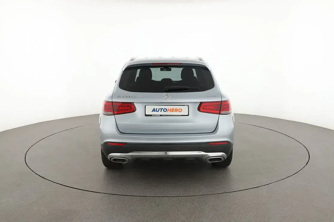 Usata Mercedes GLC220 Business 194 CV (142 kW) 2022 Argento SUV
