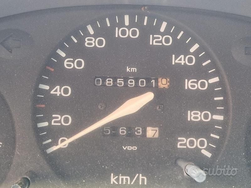 Usata Nissan Micra 1997 Verde Utilitaria
