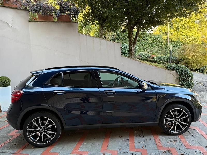 Usata Mercedes GLA220 184 CV (135 kW) 2018 Blu SUV