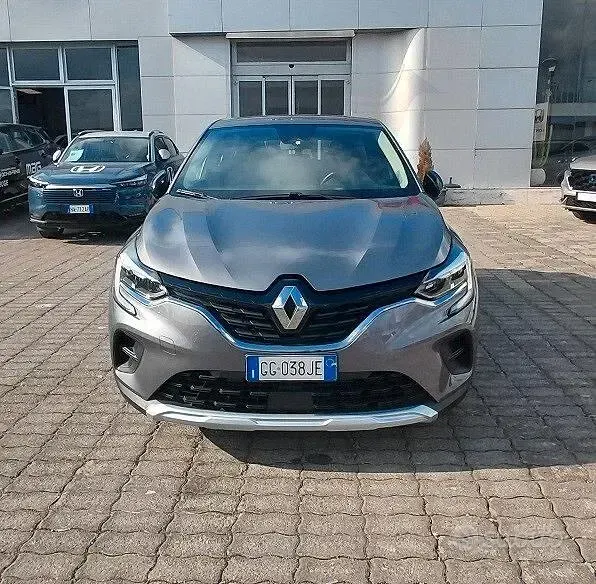 Usata Renault Captur Zen 91 CV (66 kW) 2021 Grigio SUV