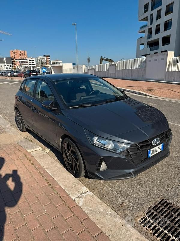 Usata Hyundai i20 84 CV (61 kW) 2021 Blu Utilitaria