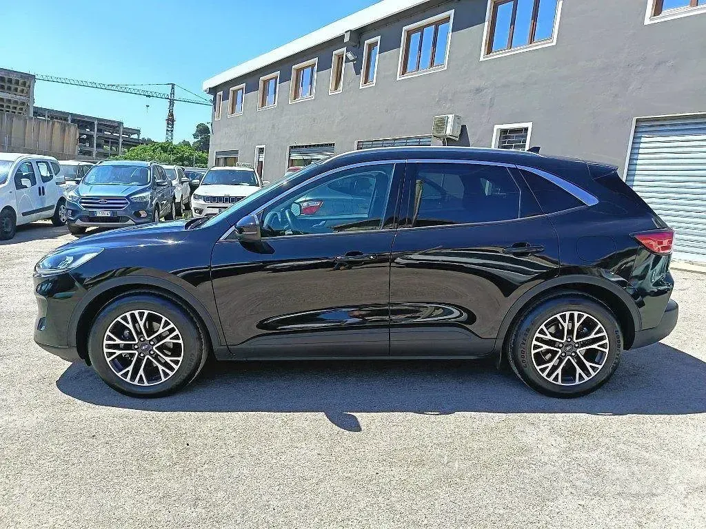 Usata Ford Kuga Titanium 150 CV (110 kW) 2022 Nero SUV