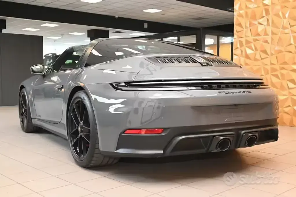 Nuova Porsche 911 Targa 4 541 CV (397 kW) 2026 Grigio Cabrio