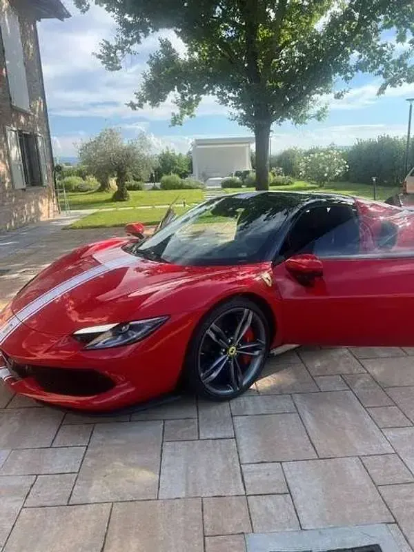 Nuova Ferrari 296 829 CV (609 kW) 2025 Rosso Cabrio