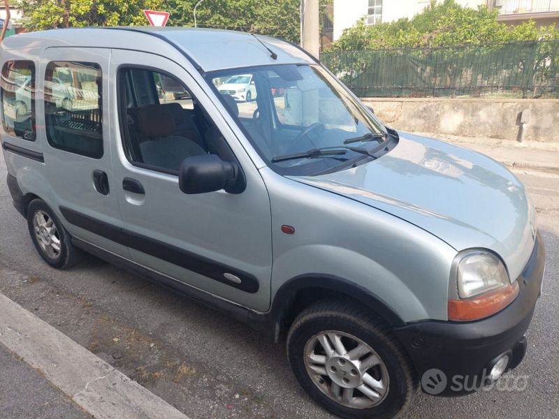 Usata Renault Kangoo 95 CV (69 kW) 2002 Grigio Monovolume