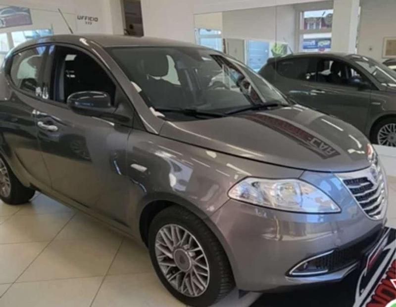 Usata Lancia Ypsilon 71 CV (52 kW) 2012 Utilitaria