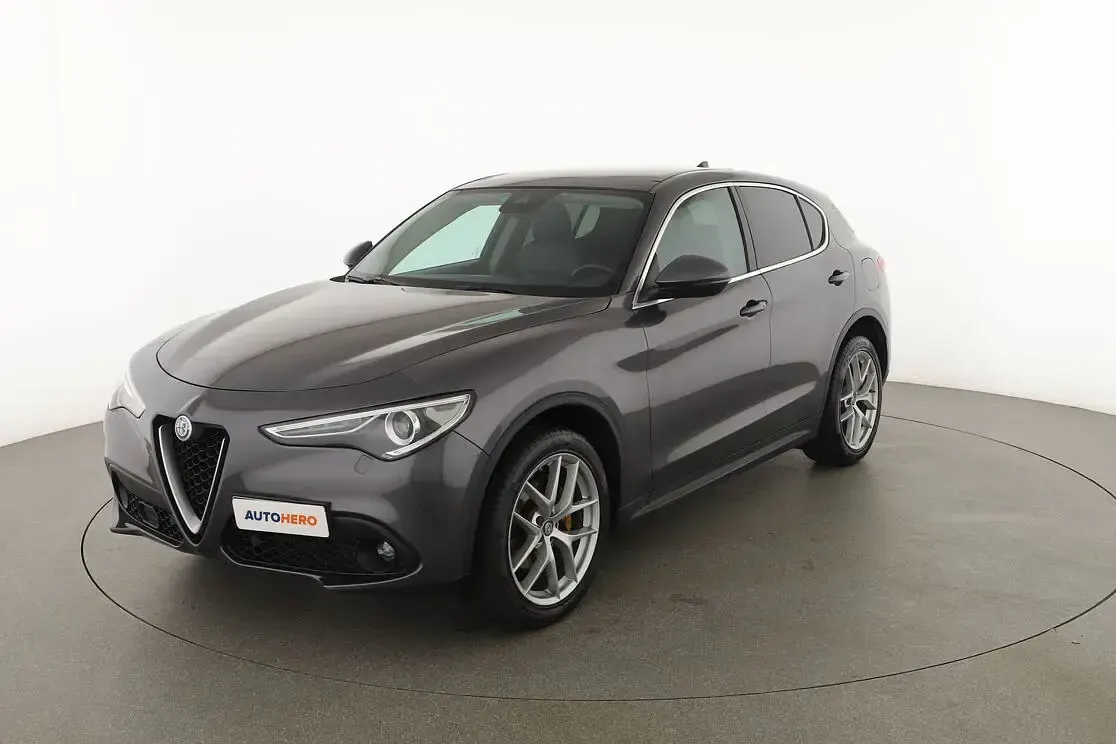 Usata Alfa Romeo Stelvio Executive 210 CV (154 kW) 2017 Grigio SUV