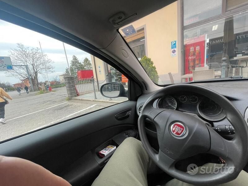 Usata 2012 Fiat Bravo Due volumi | 2400 € (Ottimo prezzo) - Immagine 1/4