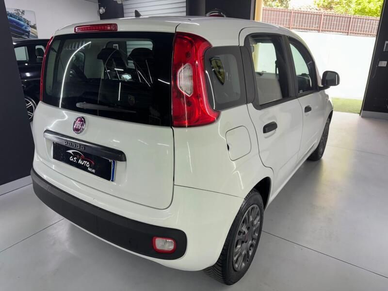 Usata Fiat Panda Lounge 69 CV (50 kW) 2017 Bianco Utilitaria