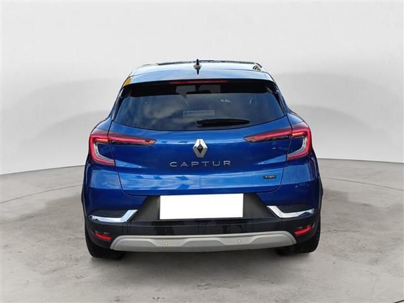 Usata Renault Captur Techno 145 CV (106 kW) 2023 Blu scuro SUV