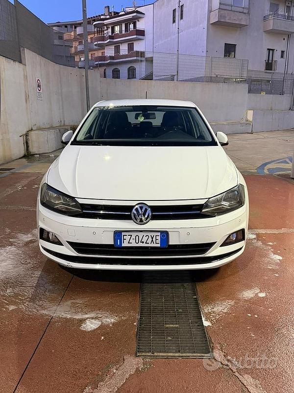 Usata VW Polo Sportline 90 CV (66 kW) 2020 Bianco Berlina
