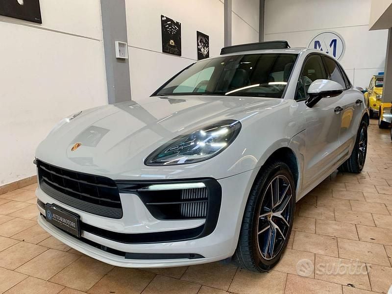 Usata Porsche Macan 381 CV (280 kW) 2022 Grigio gesso SUV