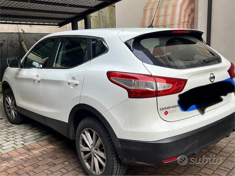 Usata Nissan Qashqai Acenta 115 CV (84 kW) 2016 Bianco SUV
