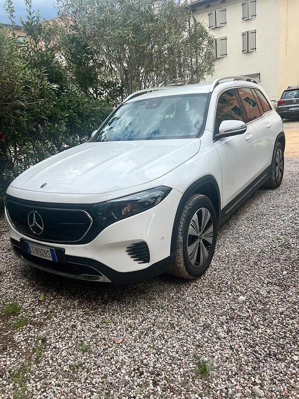 Bianco Usata 2023 Mercedes EQB250+ Edition 1 SUV | 35.000 € (Buon prezzo) - Immagine 1/4
