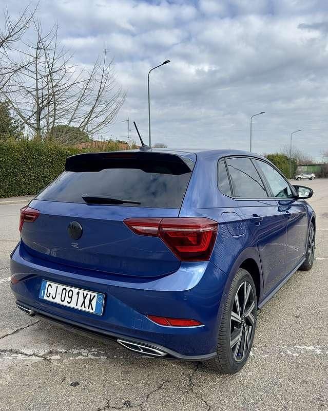 Usata VW Polo R-line 95 CV (69 kW) 2022 Blu Utilitaria