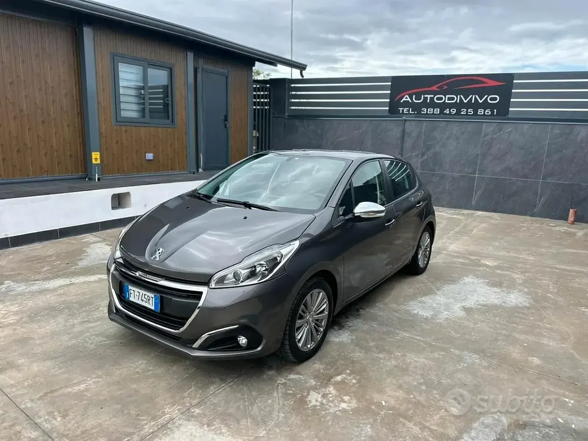Usata Peugeot 208 Active 83 CV (61 kW) 2019 Grigio Utilitaria