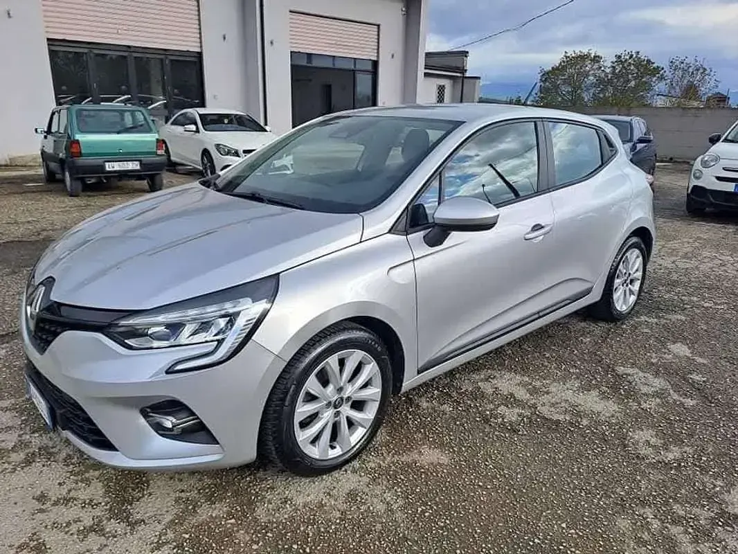 Usata Renault Clio V 101 CV (74 kW) 2019 Argento Berlina