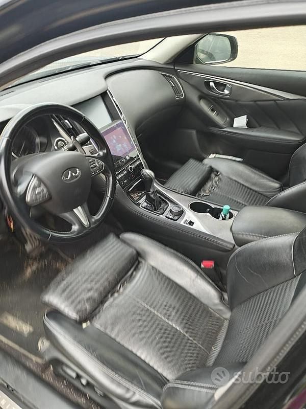 Usata Infiniti Q50 Sport Tech 170 CV (125 kW) 2015 Nero Berlina