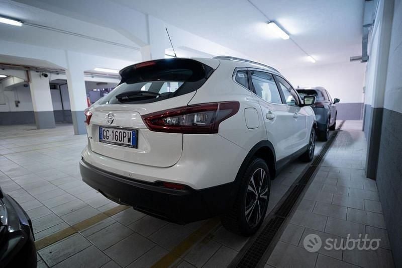 Usata Nissan Qashqai Acenta Premium 140 CV (102 kW) 2021 Bianco SUV
