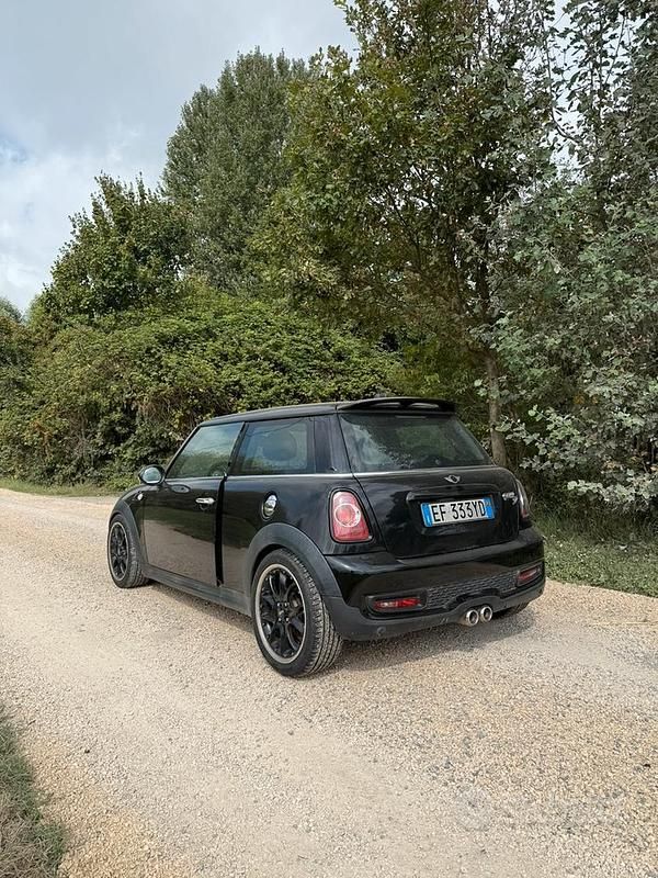 Begagnad Mini Cooper SD 143 HK (105 kW) 2011 Svart Halvkombi