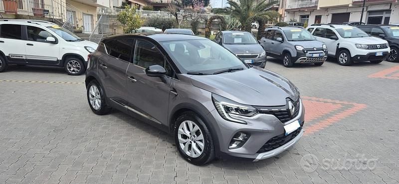 Occasion Renault Captur Techno 101 ch (74 kW) 2022 Gris SUV