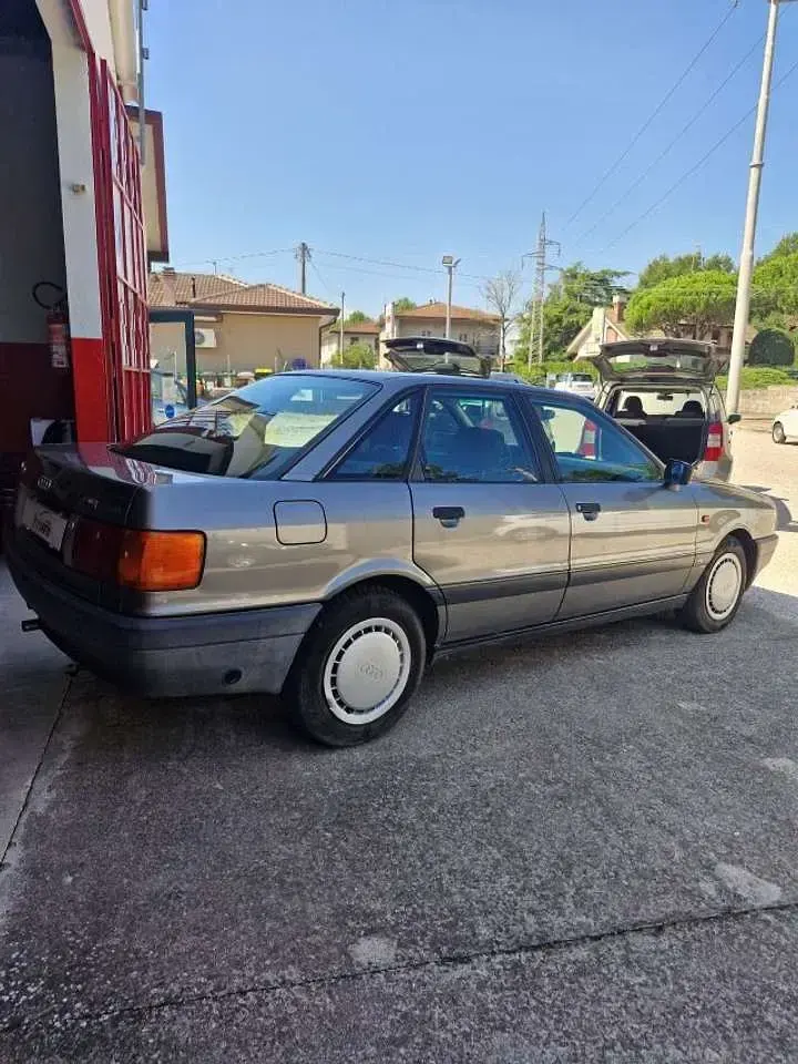 Usata Audi 80 88 CV (64 kW) 1989 Grigio Berlina