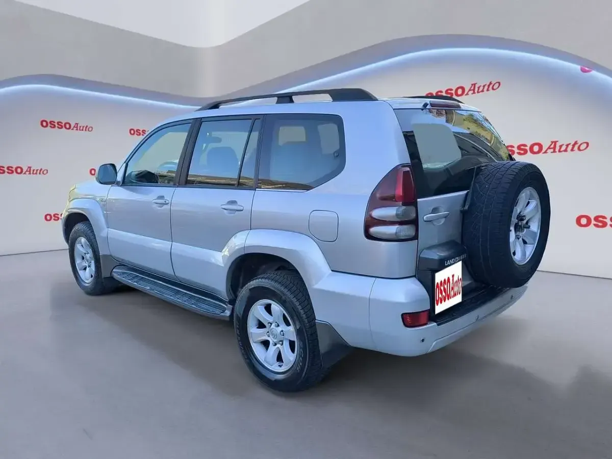 Usata Toyota Land Cruiser 166 CV (122 kW) 2006 Argento SUV