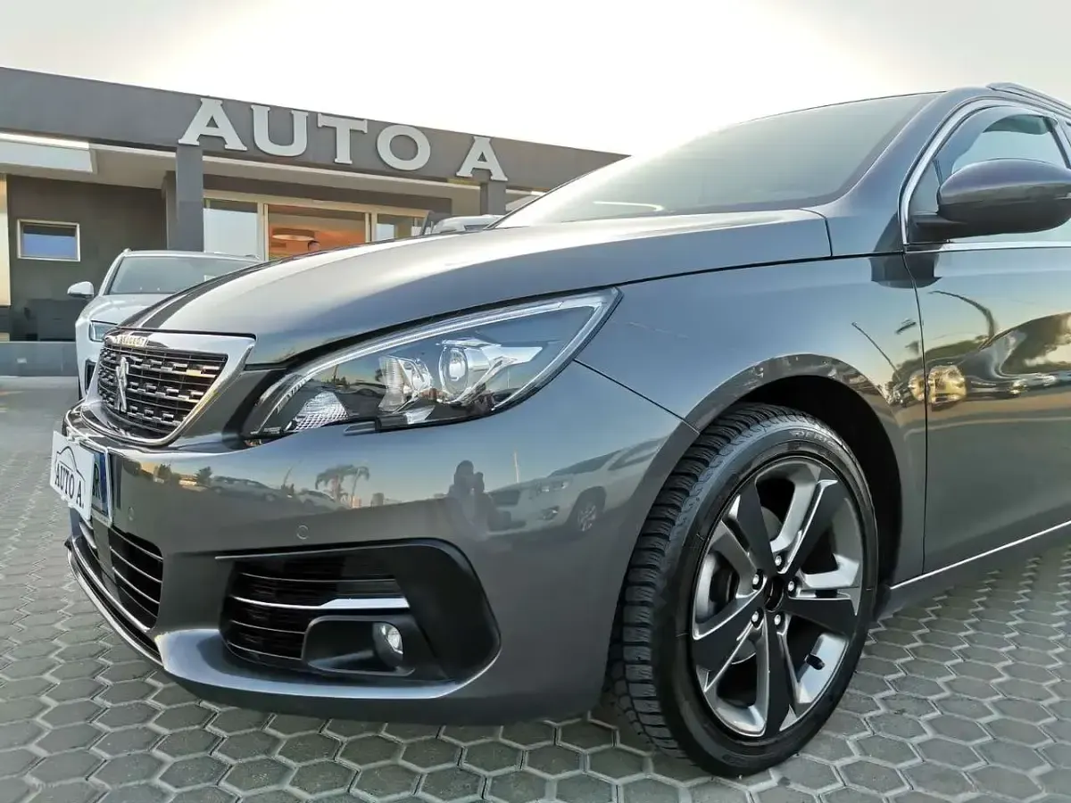 Usata Peugeot 308 Allure 131 CV (96 kW) 2019 Grigio Station wagon