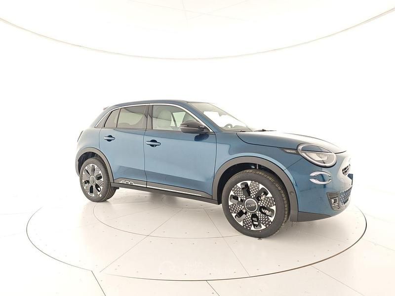Nuova Fiat 600 La Prima 110 CV (80 kW) 2025 Blu SUV