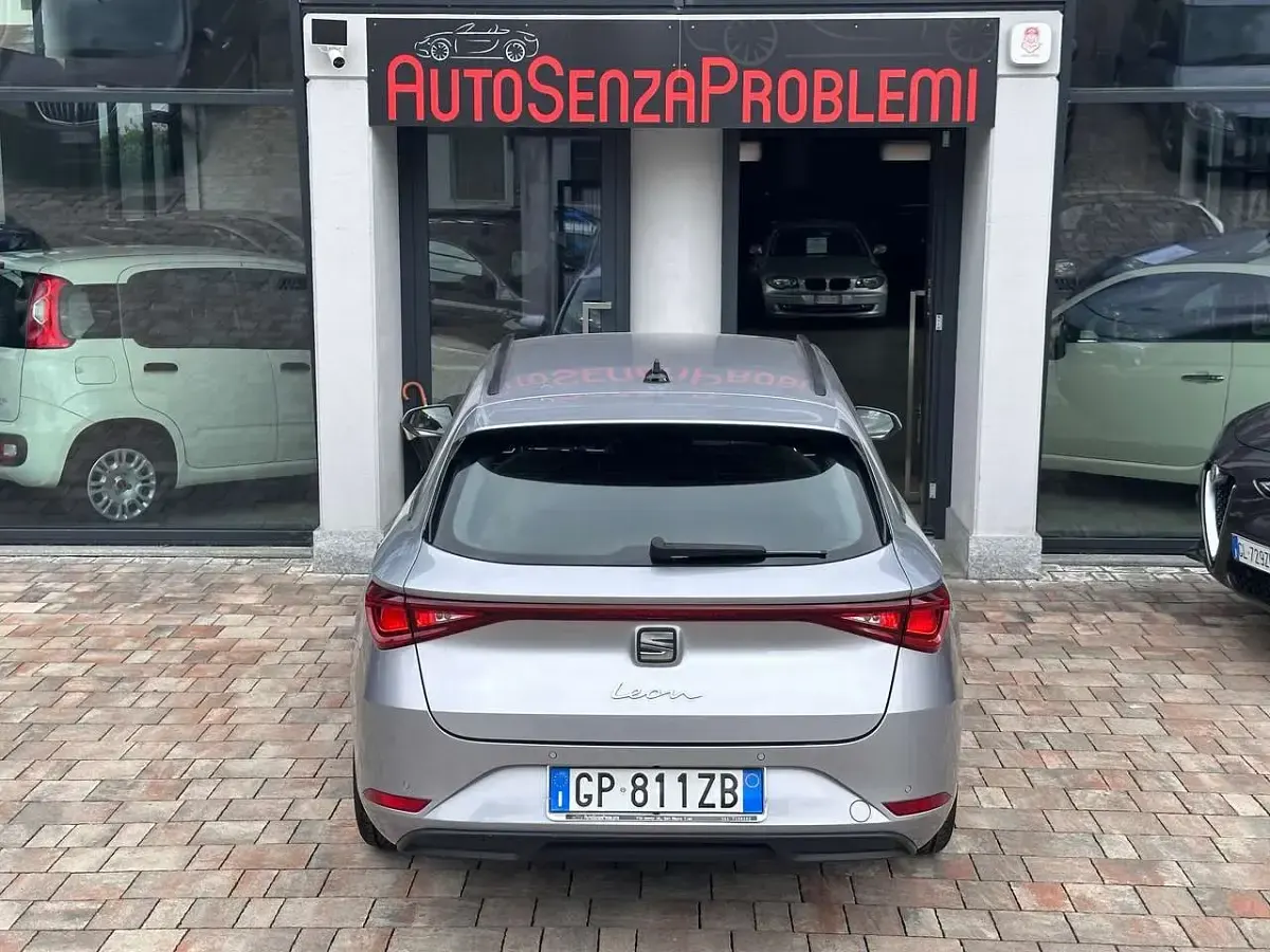 Usata Seat Leon Business 150 CV (110 kW) 2023 Argento Station wagon